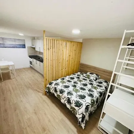 Surfer Cave Music And Party At Americas Apartamento *